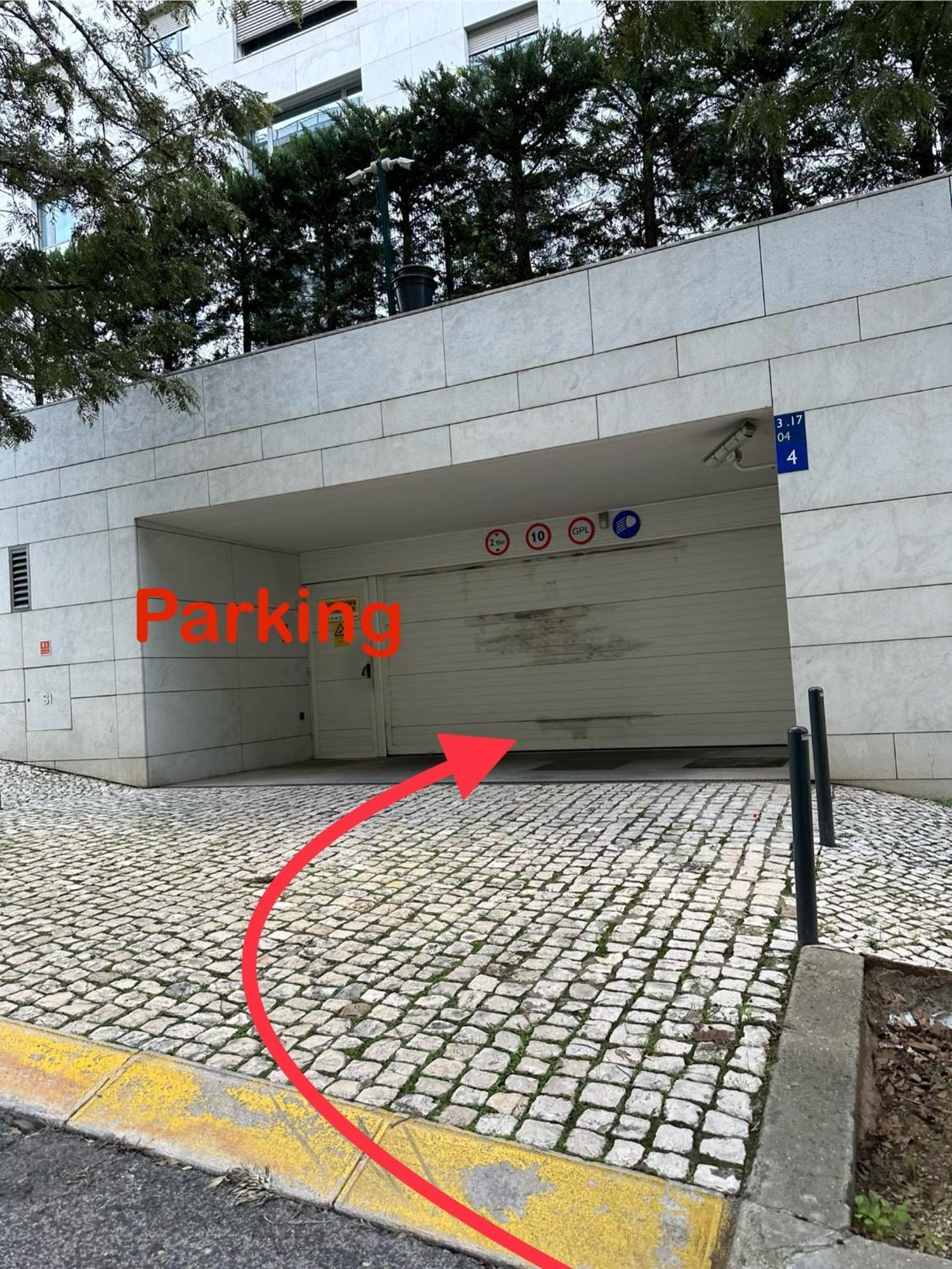 Bom Dia Parque Nacoes W * Lisboa